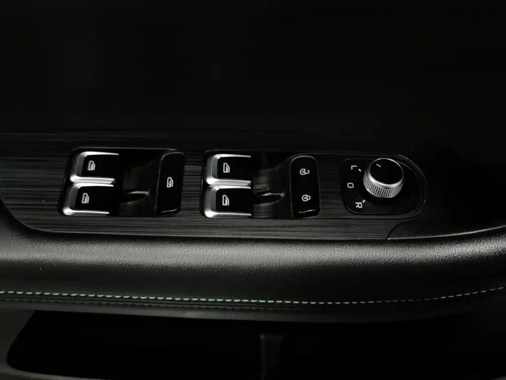 Geely Emgrand S — миниатюра 9