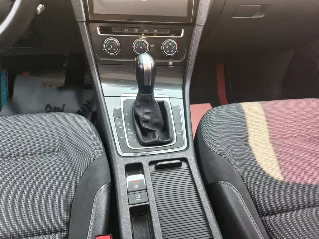Volkswagen Golf 2018 180TSI AT Comfort
