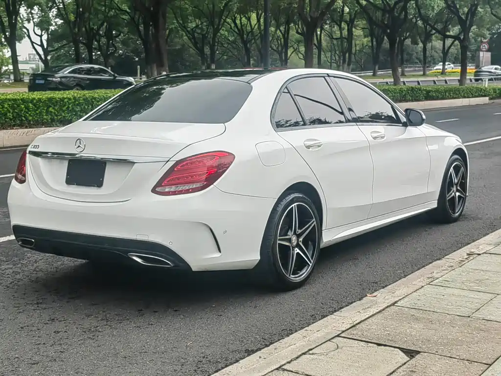 Mercedes-Benz C-Class — миниатюра 7