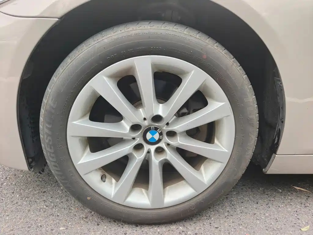 BMW 5 Series — миниатюра 15
