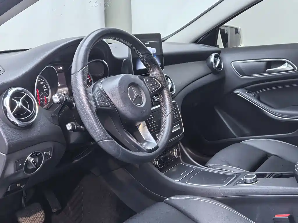 Mercedes-Benz GLA — миниатюра 9