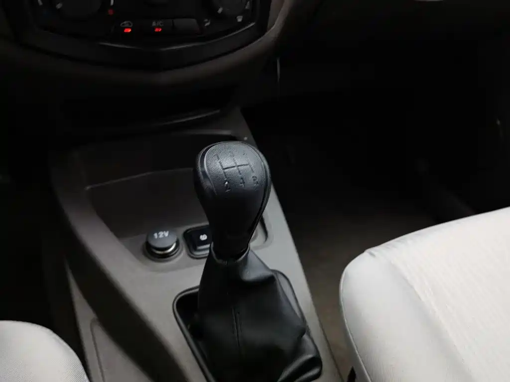 Wuling Hongguang — миниатюра 13