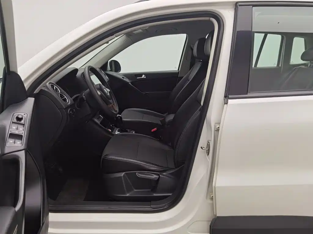Volkswagen Tiguan — миниатюра 10