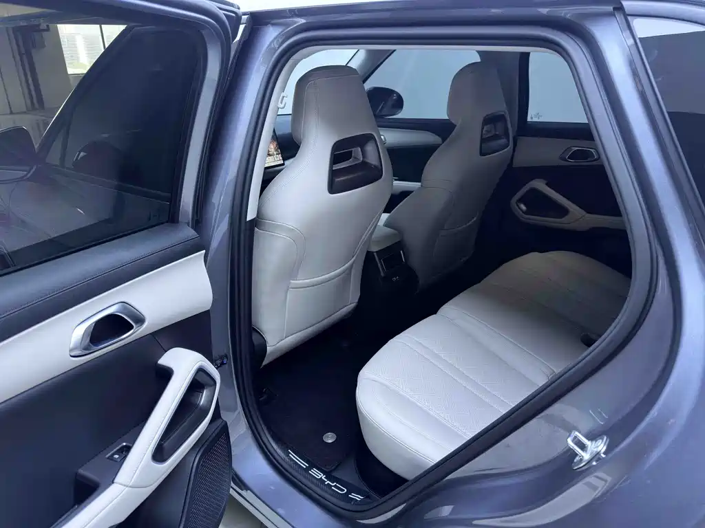 BYD Yuan UP — миниатюра 8