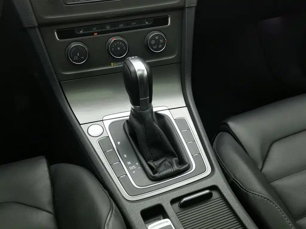 Volkswagen Golf — миниатюра 13
