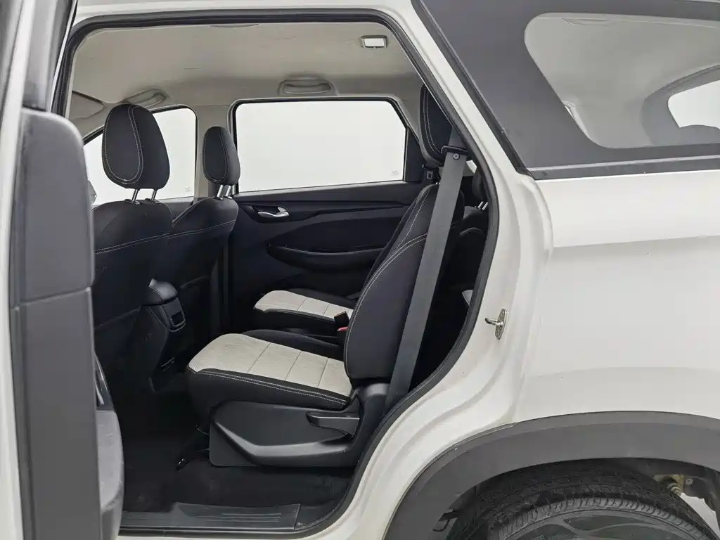 Wuling Hongguang S3 — миниатюра 15