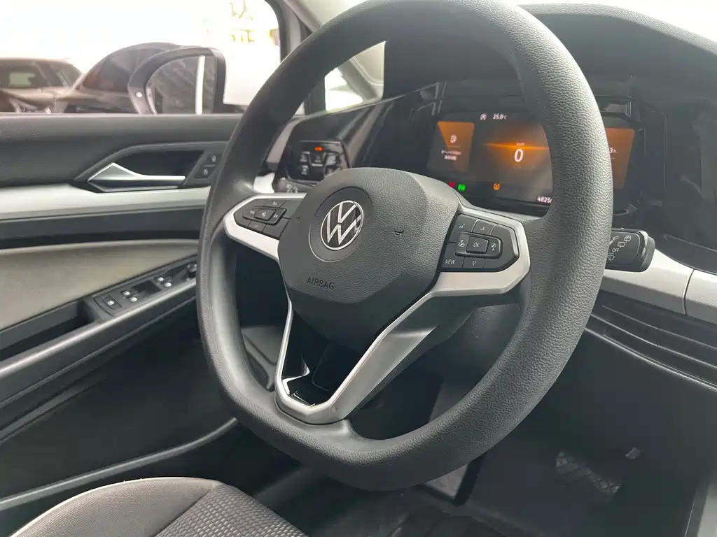 Volkswagen Golf — миниатюра 14