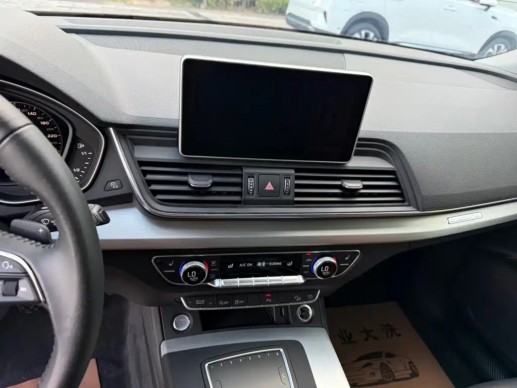 Audi Q5L — миниатюра 25