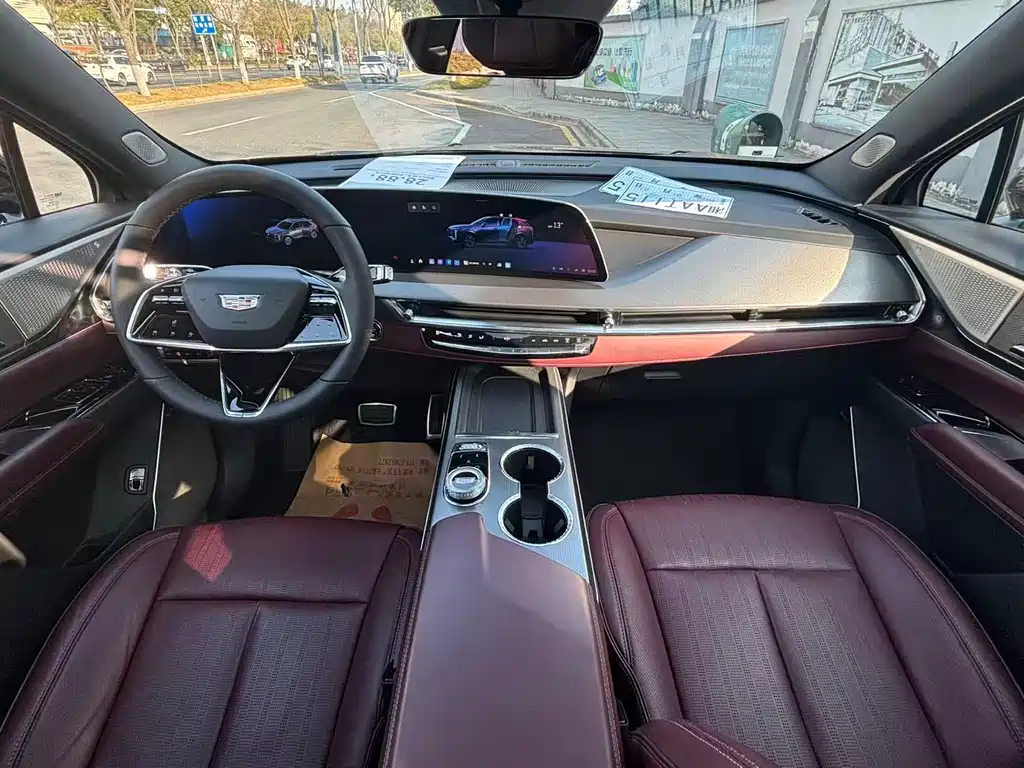 Cadillac XT5 — миниатюра 7