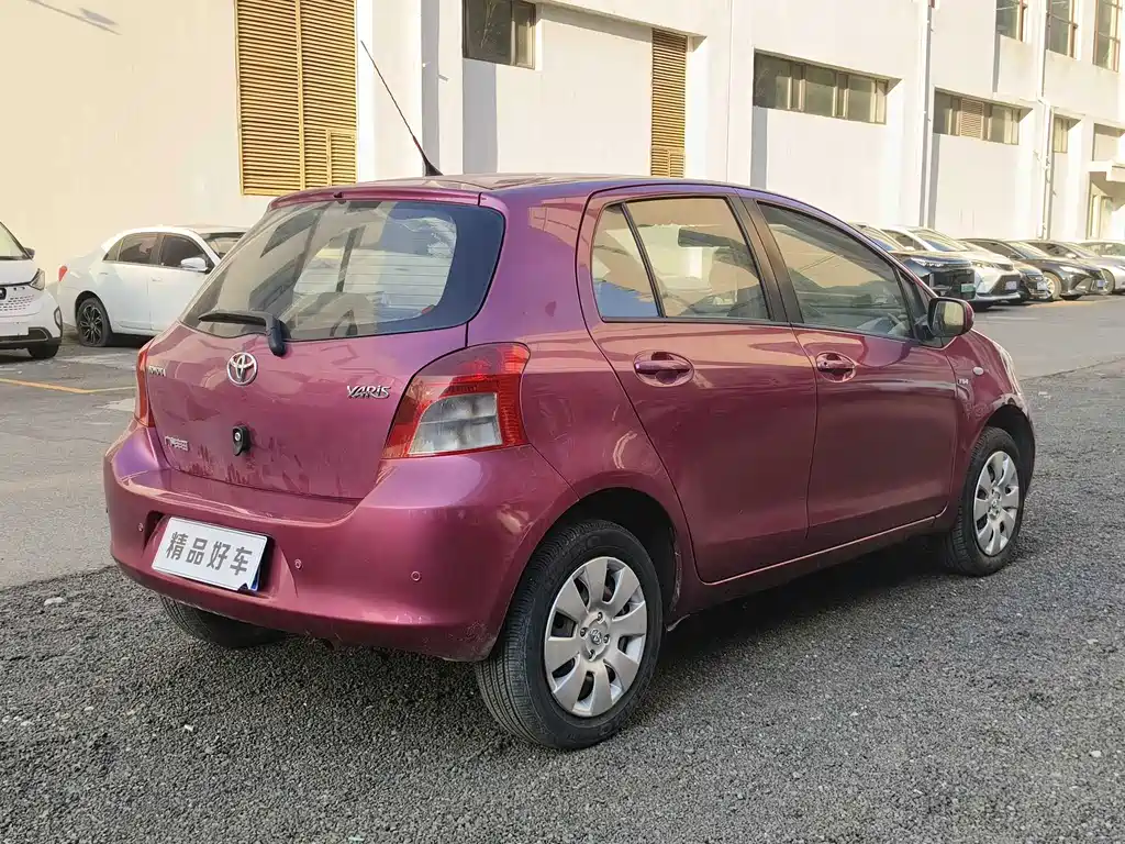 Toyota Yaris — миниатюра 6