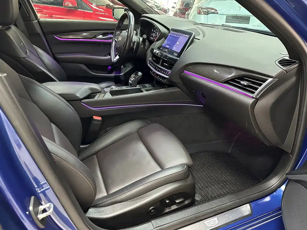 Cadillac CT5 — миниатюра 8