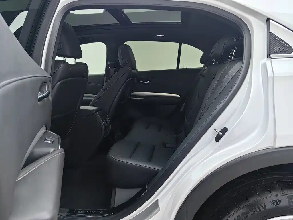 Cadillac XT4 — миниатюра 15
