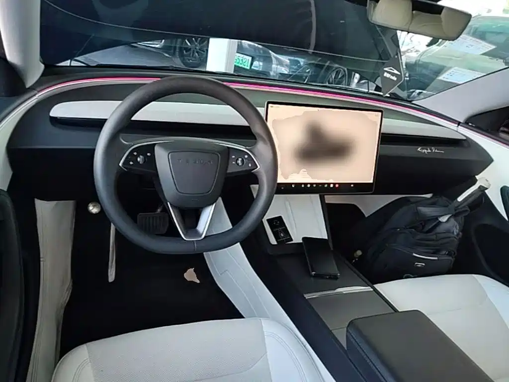Tesla Model 3 — миниатюра 10