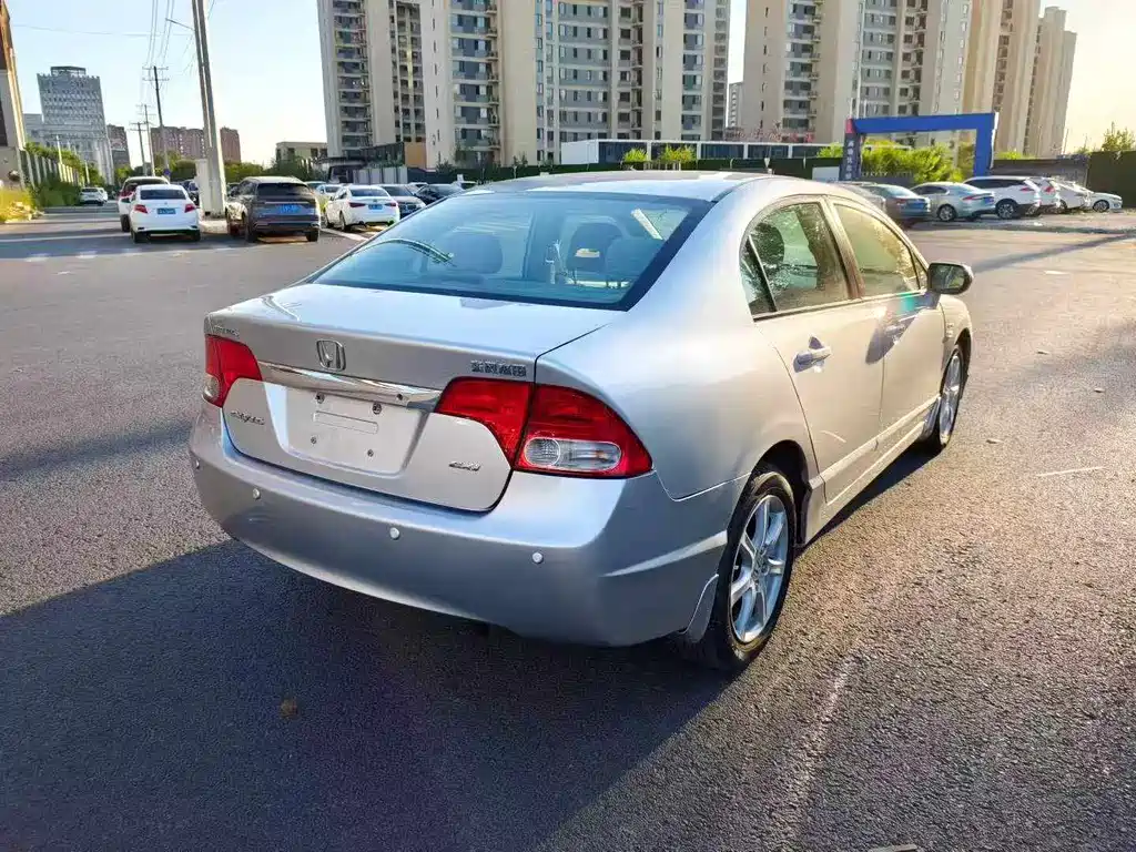 Honda Civic — миниатюра 4