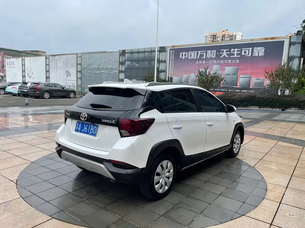 Toyota Yaris L — миниатюра 7