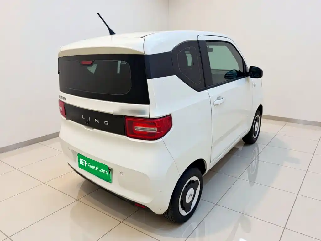 Wuling MINIEV — миниатюра 4