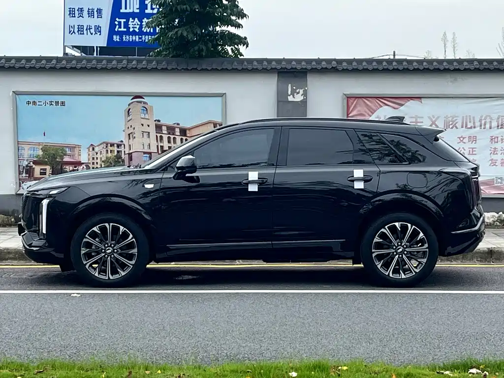 Cadillac XT5 — миниатюра 3