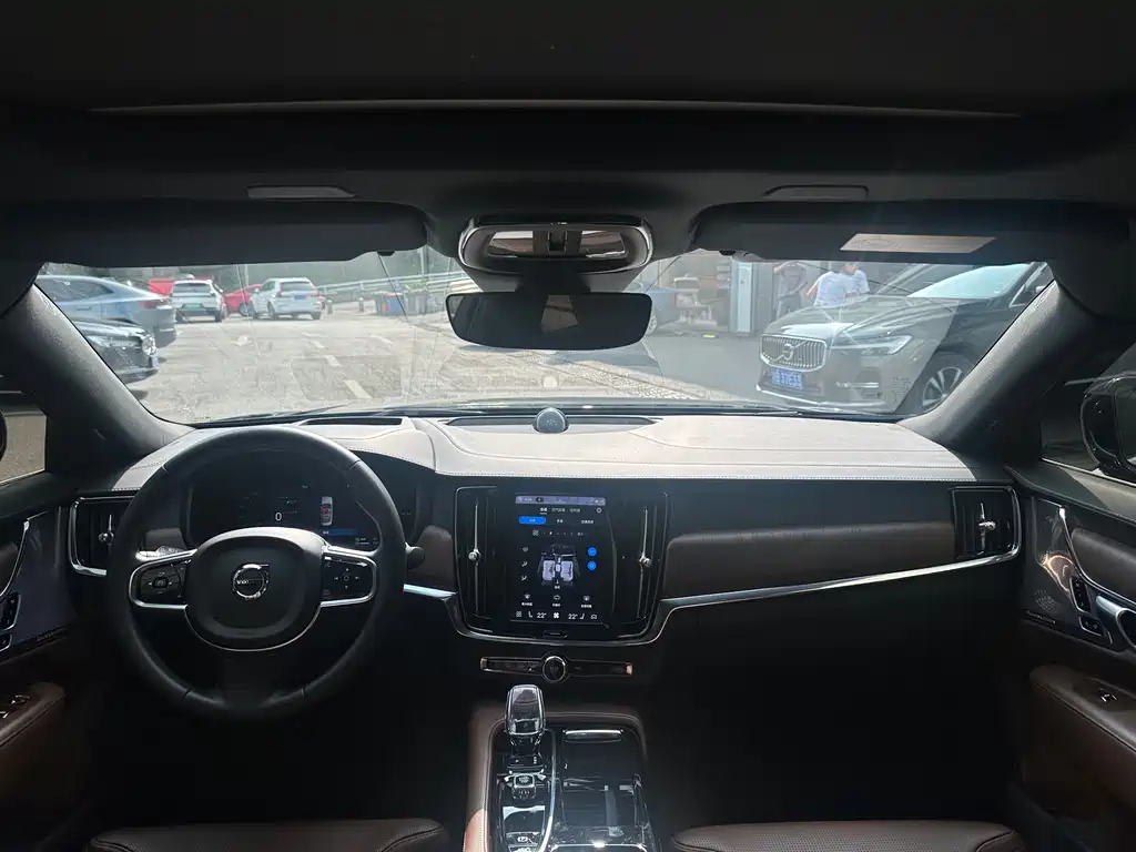 Volvo S90 2024 Luxury
