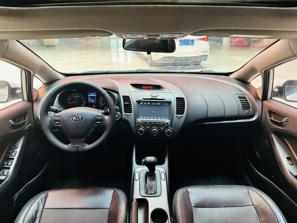 Kia K3 2015 1.6L AT GLS