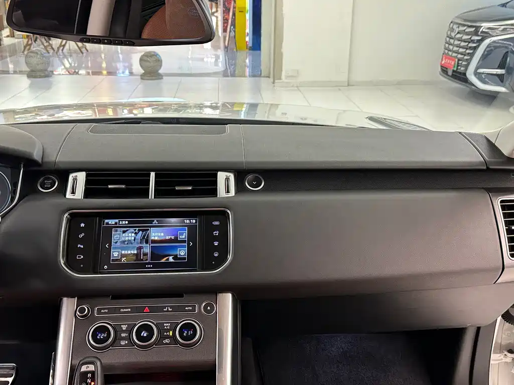 Land Rover Sport — миниатюра 17