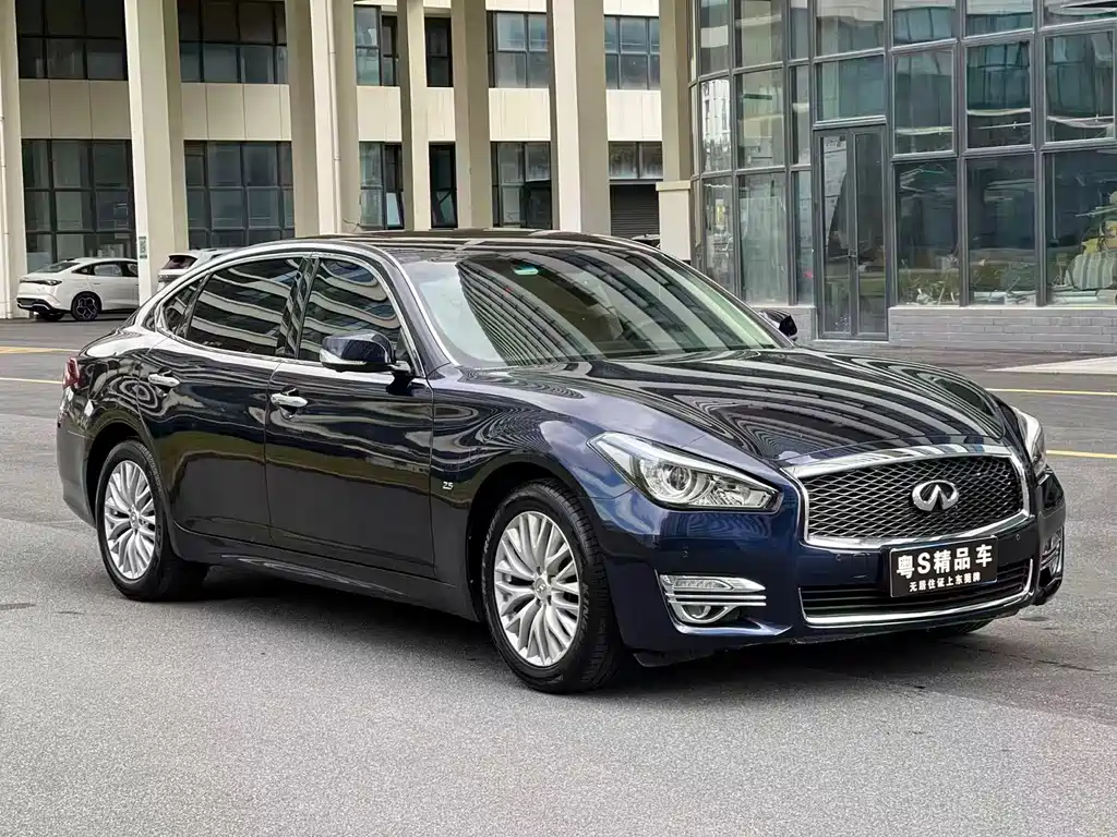 Infiniti Q70 2017 Q70L 2.5L Enjoy