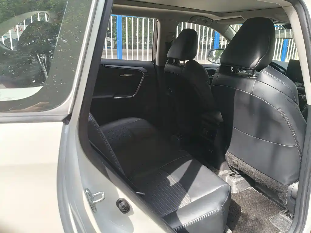 Toyota Wildlander — миниатюра 17