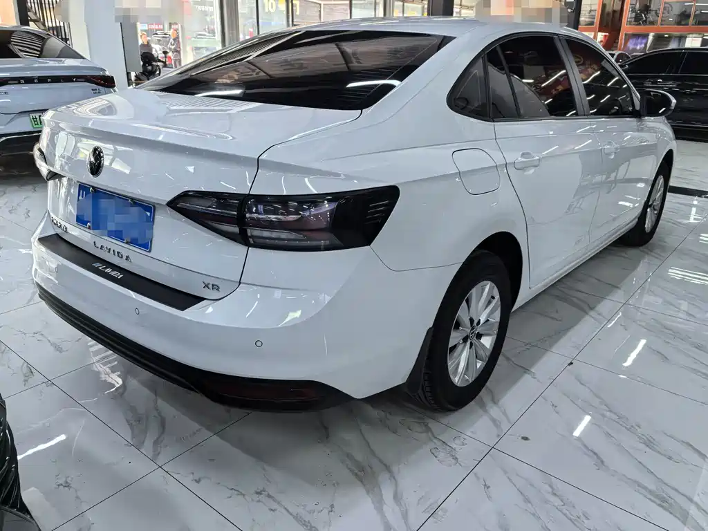 Volkswagen Lavida — миниатюра 5