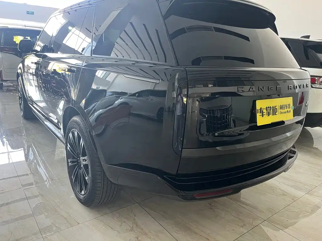 Land Rover Range Rover 2023 3.0 L6 400PS мест Long Wheelbase