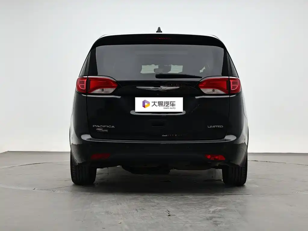 Chrysler Grand Voyager (Import) — миниатюра 4