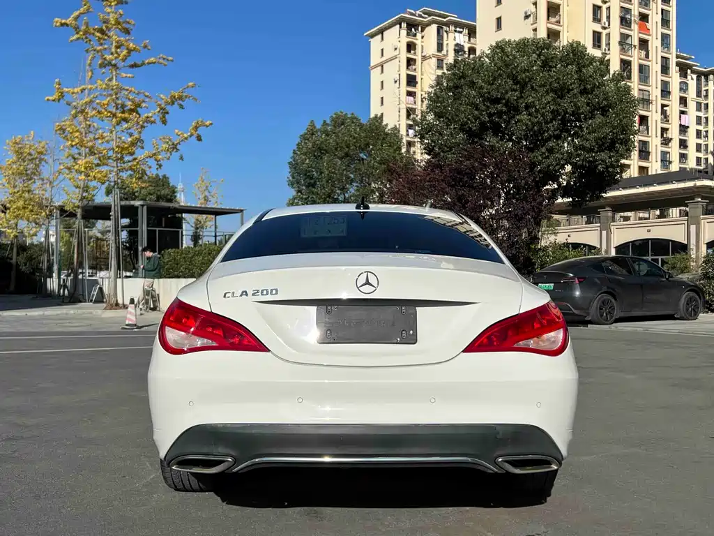 MERCEDES-BENZ CLA