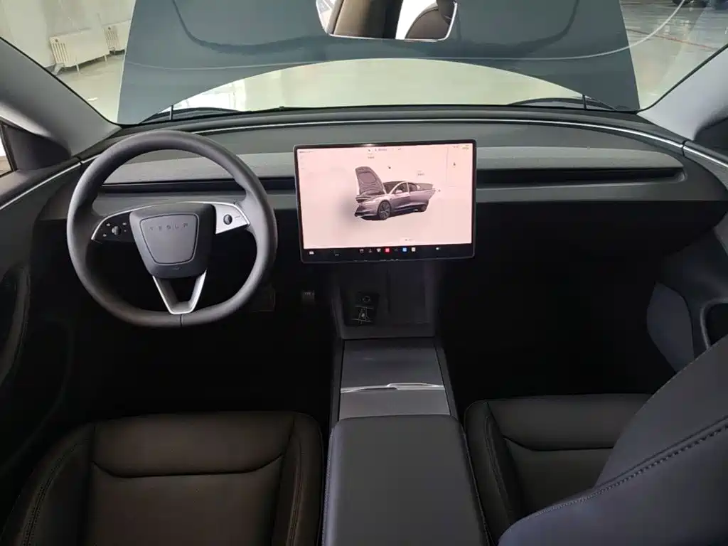 Tesla Model 3 — миниатюра 10