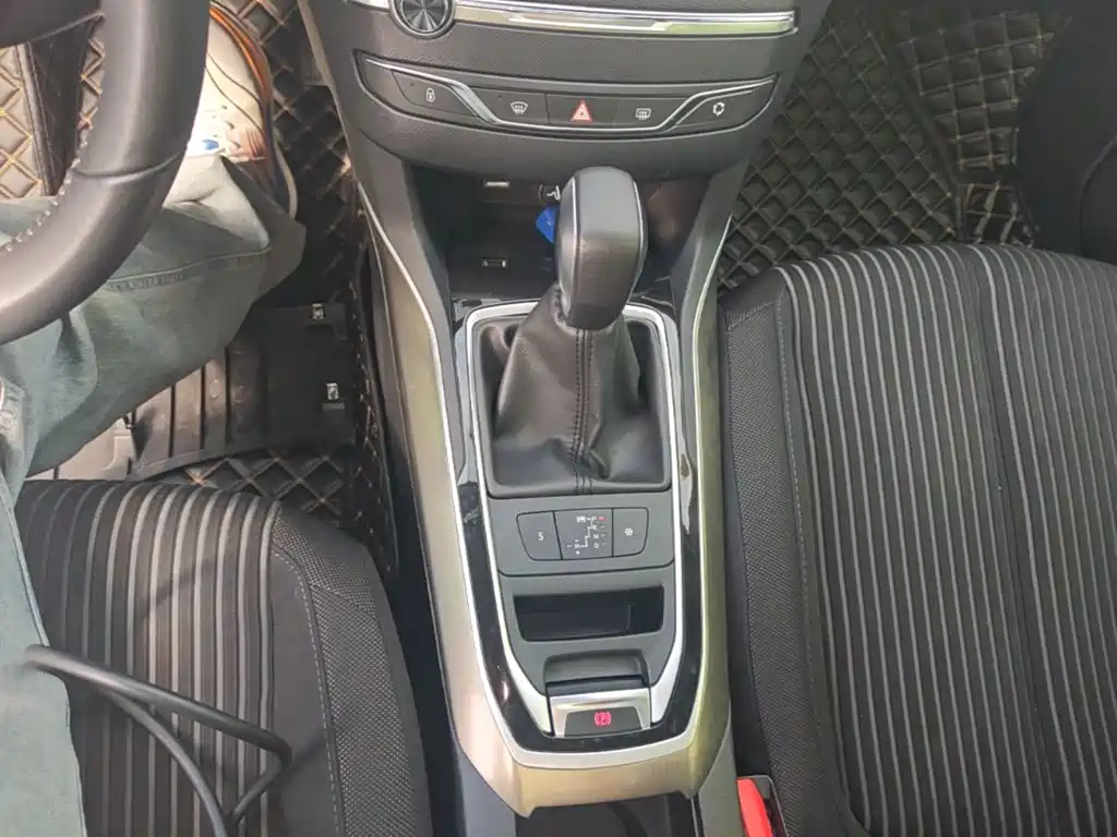Peugeot 408 — миниатюра 14