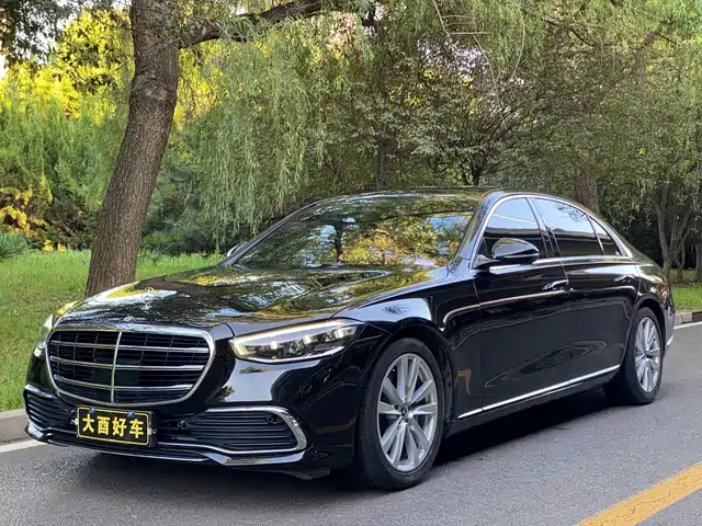 Mercedes-Benz S-Class — фото 1
