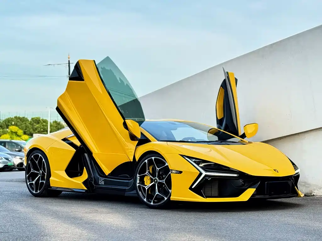 Lamborghini Revuelto — миниатюра 3