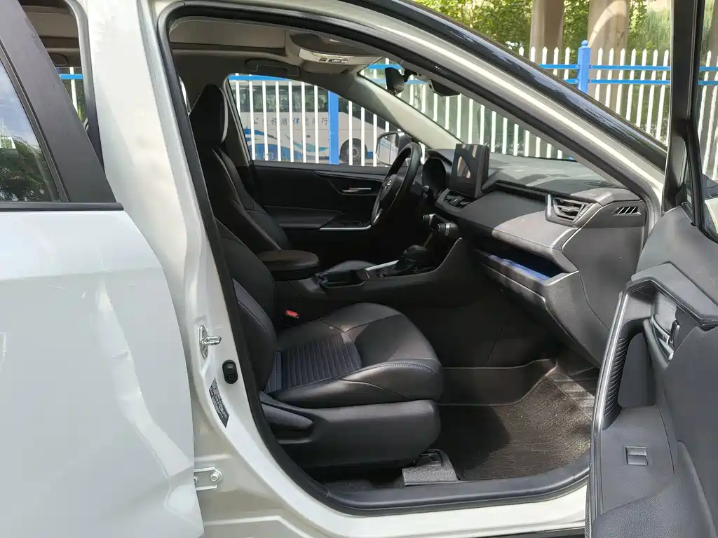 Toyota Wildlander — миниатюра 16