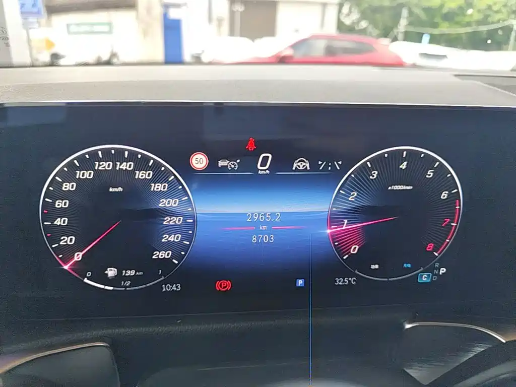 Mercedes-Benz GLB — миниатюра 12