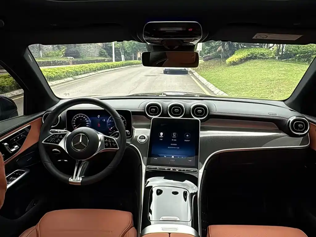 Mercedes-Benz GLC 2023 GLC 260 L 4MATIC 5 мест