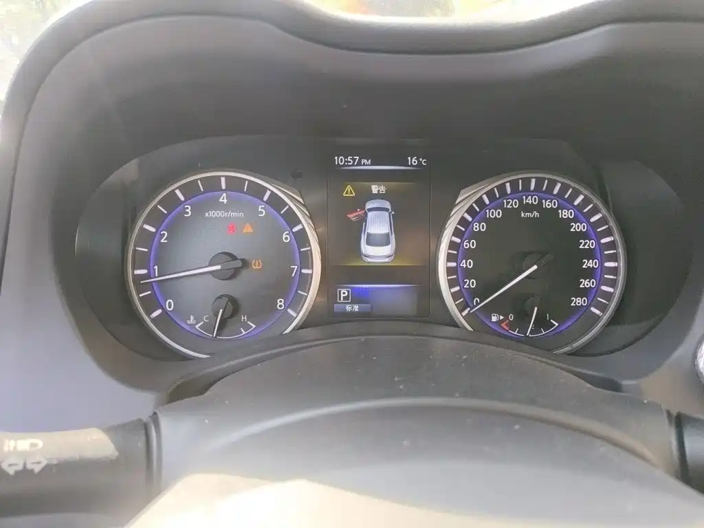 Infiniti Q50L 2016 2.0T Comfort