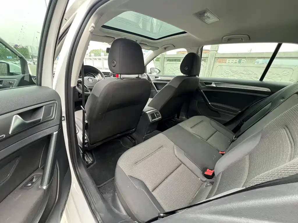 Volkswagen Golf — миниатюра 5