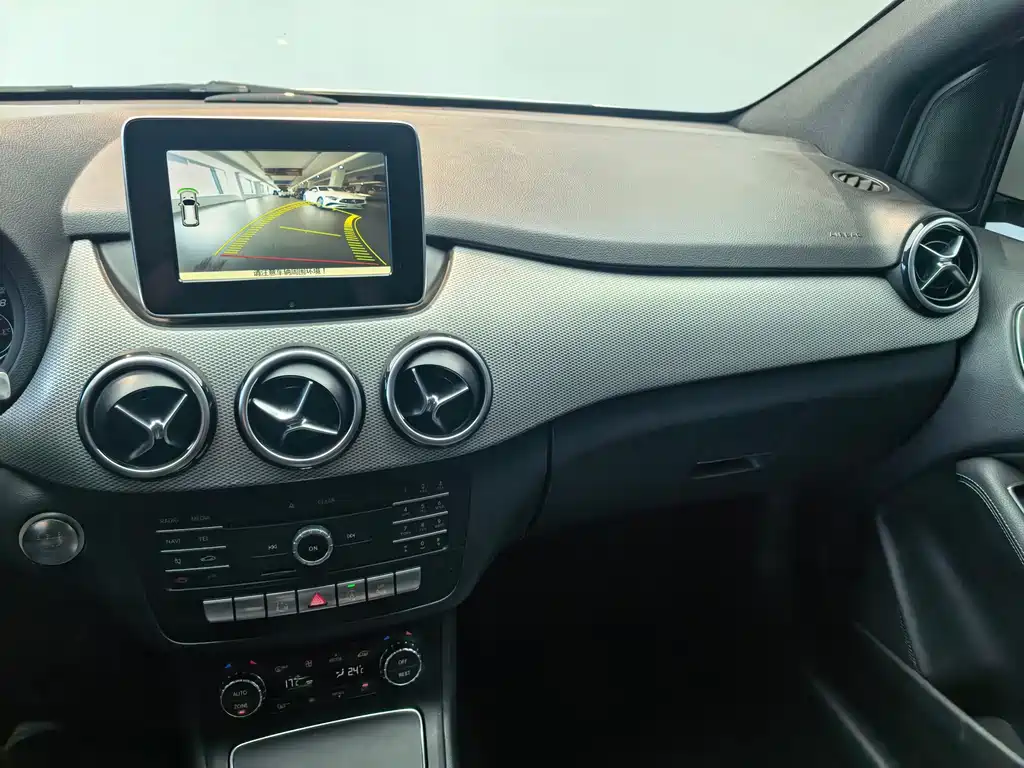 Mercedes-Benz B-Class — миниатюра 6
