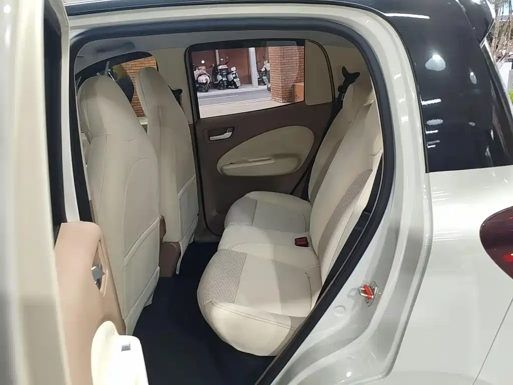 Wuling MINIEV — миниатюра 11