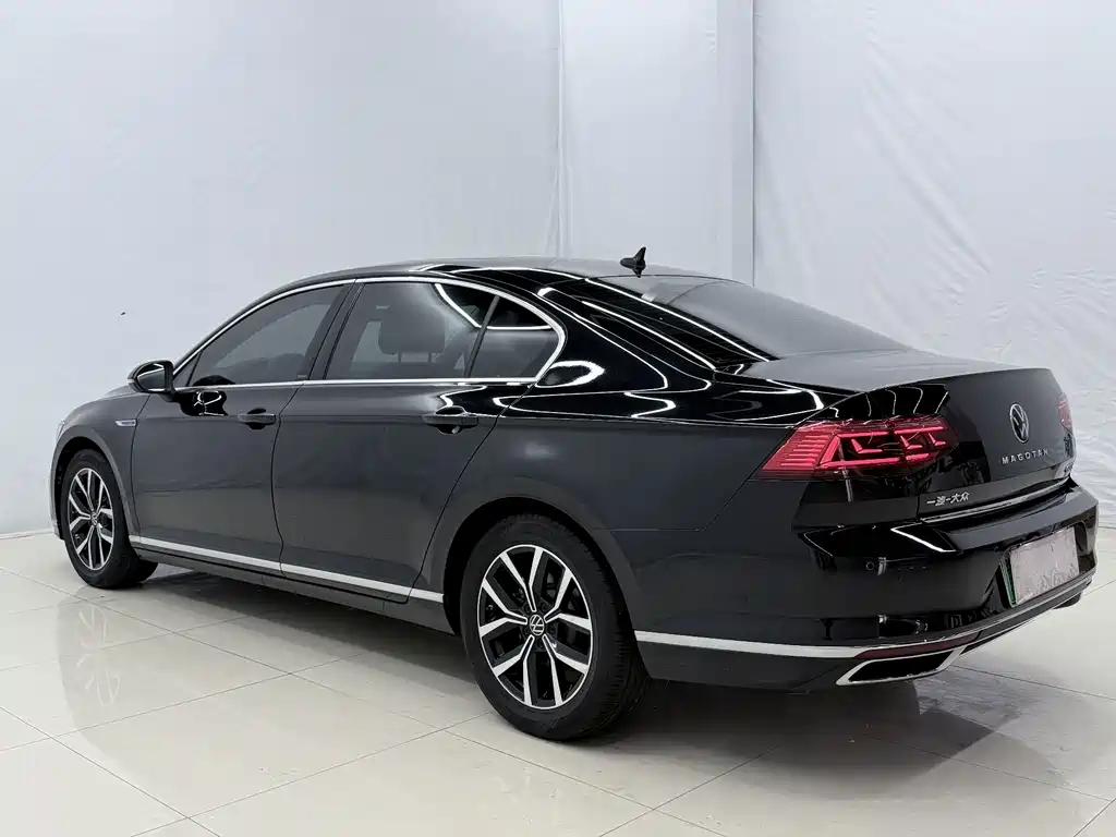 Volkswagen Magotan PHEV — миниатюра 14
