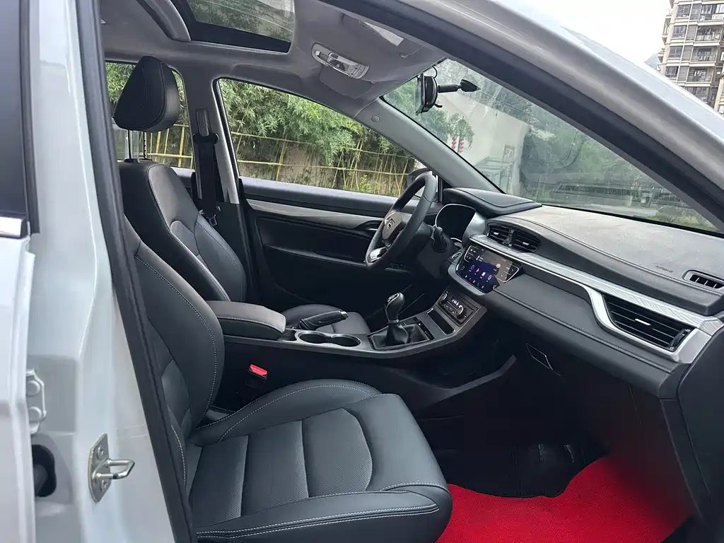 Geely Emgrand — миниатюра 10