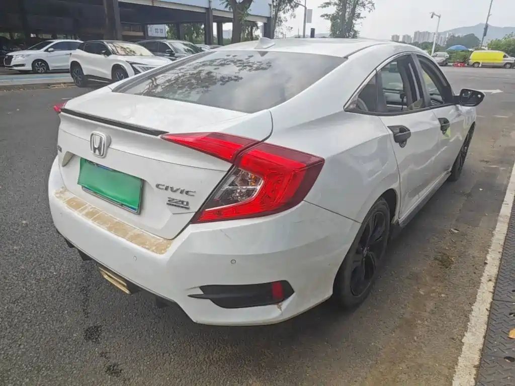 Honda Civic — миниатюра 7
