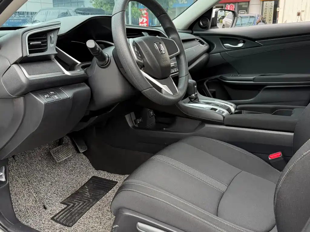 Honda Civic — миниатюра 9