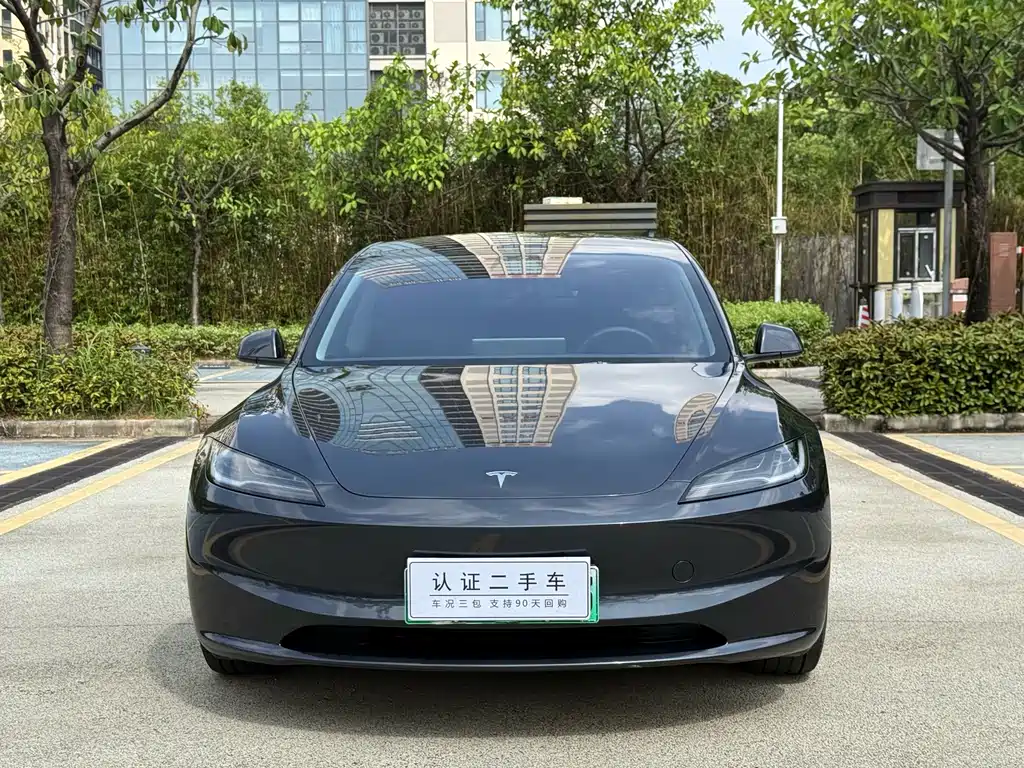 Tesla Model 3 — миниатюра 2