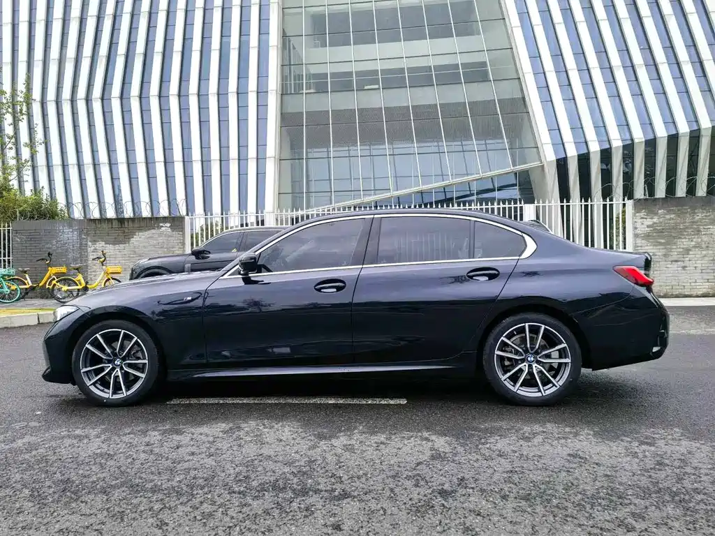 BMW 3 Series — миниатюра 4
