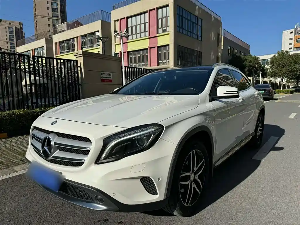 Mercedes-Benz GLA 2015
