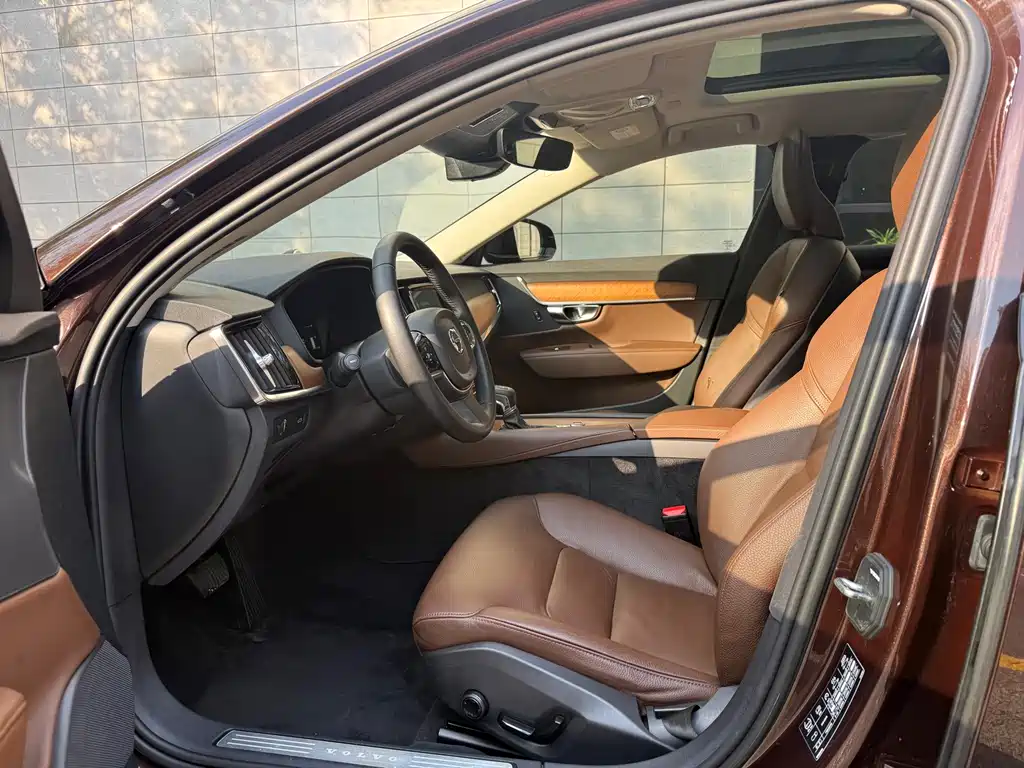 Volvo S90 — миниатюра 9
