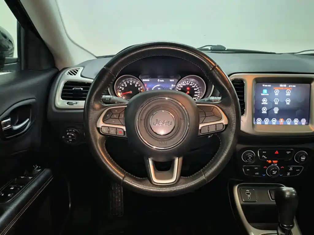 Jeep Compass — миниатюра 13
